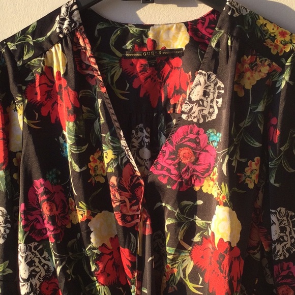 Guess Flowers Print Blouse - Picture 2 of 5